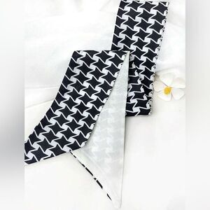 Black and White Geometric Scarf #1842